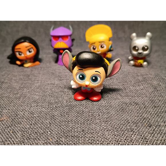 Disney Doorables - Pocahontas, Pinocchio, Zurg, Pooh, Kuzco - Picture 6 of 7